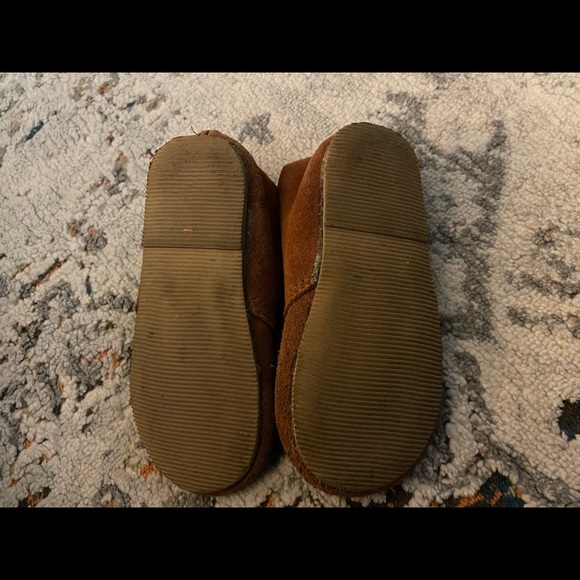 Gender Neutral Baby Moccasins - Picture 4 of 4